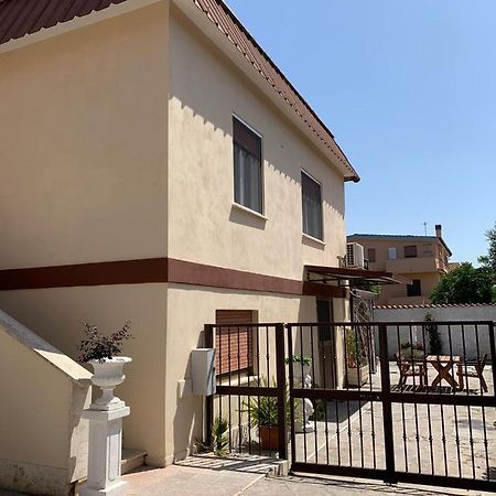 Domus Speranza Bed & Breakfast Fiumicino Bagian luar foto