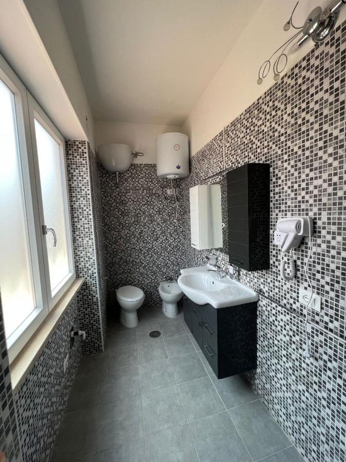 Domus Speranza Bed & Breakfast Fiumicino Bagian luar foto